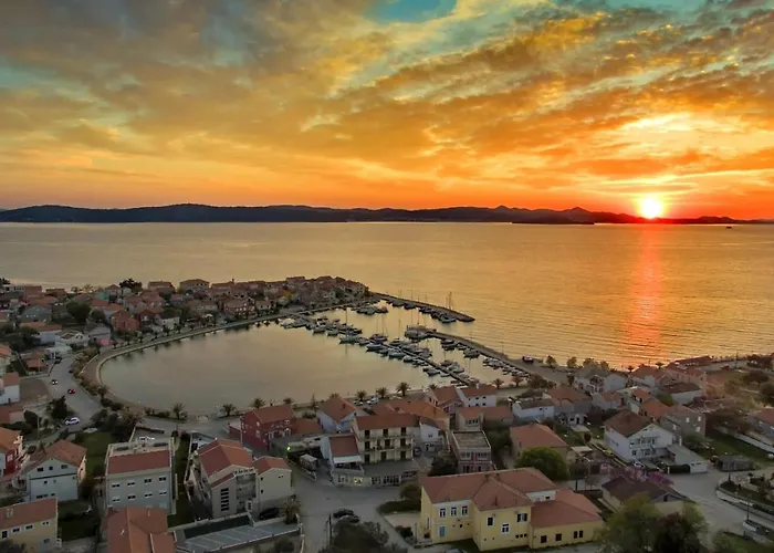 Guest house And By The Sea Bibinje, Zadar - 6199 Bibinje